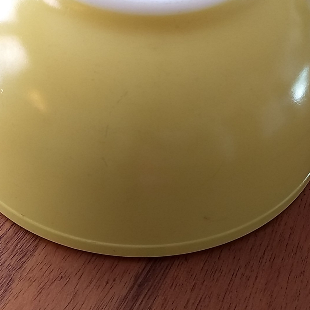 Pyrex Mixing Bowl - Picture 4 of 5
